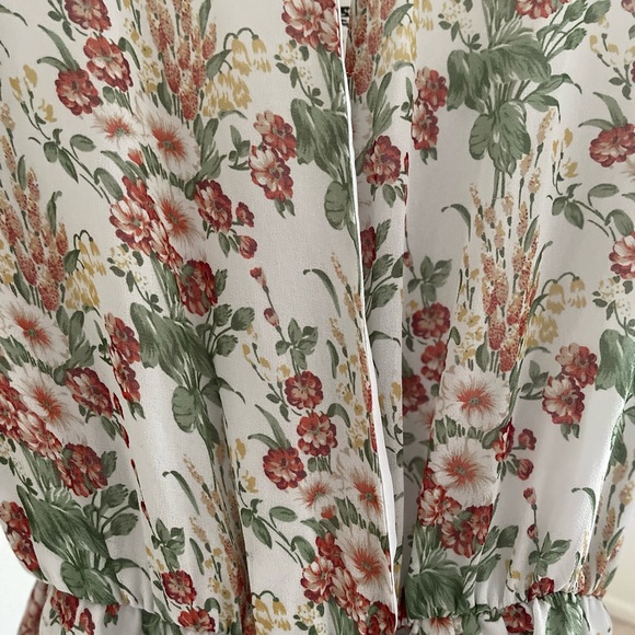 Everly Floral Rompers - Picture 6 of 8